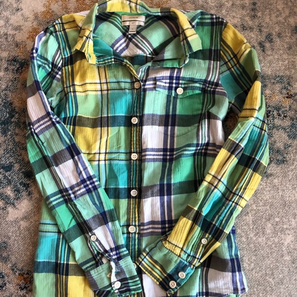 J. Crew Tops - JCREW women’s button up. In good condition. J. Crew Tops - JCREW women’s button up. In good condition.